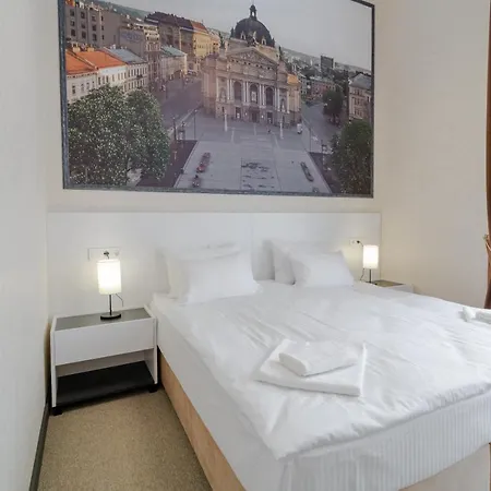 Opera Passage & 4*