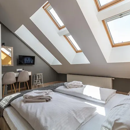 Apartmanhotel Opera Passage & 3*